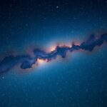 Fényképezett égi táj, csillagokkal és galaxisokkal