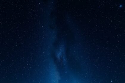 Csillagos égbolt Antares csillaggal a Skorpió csillagképből