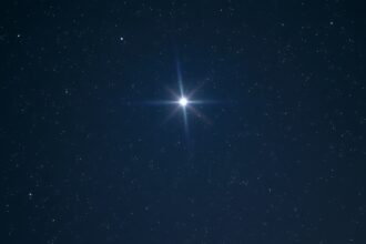 Vega csillag az égbolton, referencia-csillag magnitúdóval