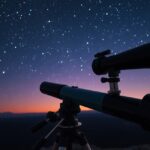 Keresőtávcső a csillagos ég alatt, beállítva a főcsillagra.