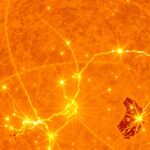 A flokkulum jelensége a Nap felszínén, bolyhos és fényes foltokkal.