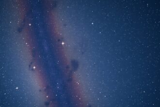 Csillagos égbolt Adhara csillaggal, Nagy Kutya csillagkép része