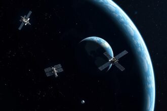 Műholdak keringése a Föld körül az űrben.