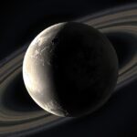 Pandora hold a Szaturnusz gyűrűi mellett