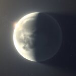 Cressida, Uránusz belső holdja, geológiai titkokkal és kráterezéssel.